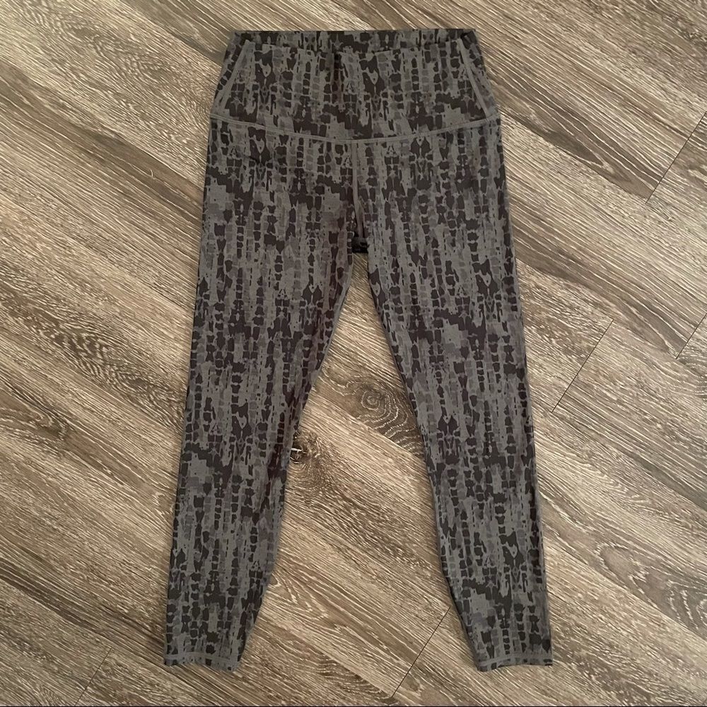 Varley Luna Legging in Textured Scales NWOT